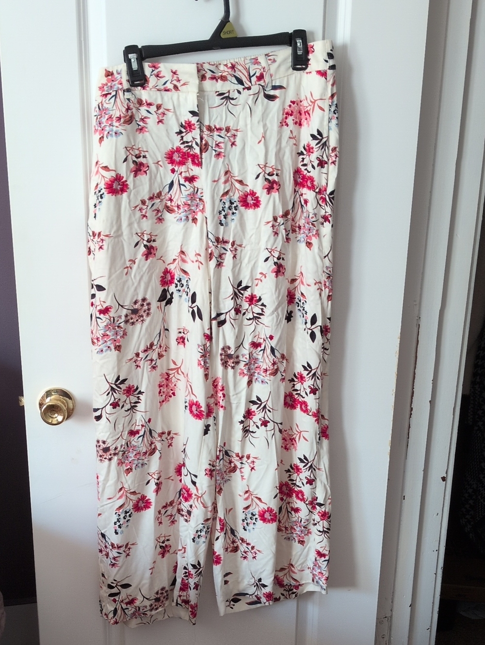 Worthington Wide Leg Pant With Cream And Pink Floral Print